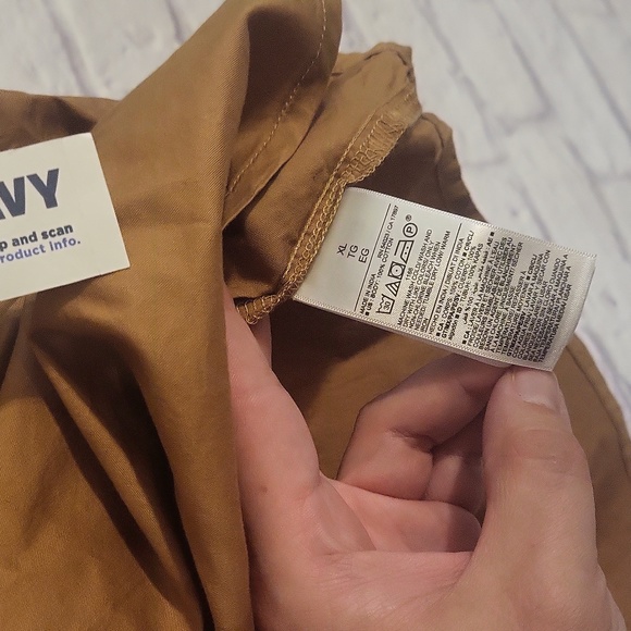 Button down - Picture 3 of 4